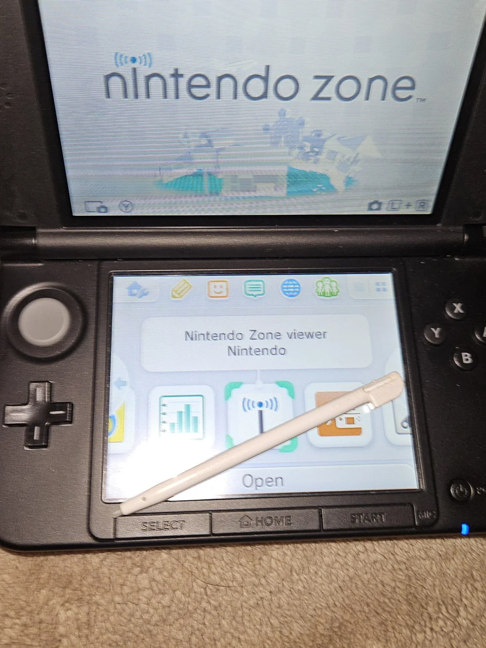 Nintendo Nintendo 3DS XL Handheld Console with White Stylus